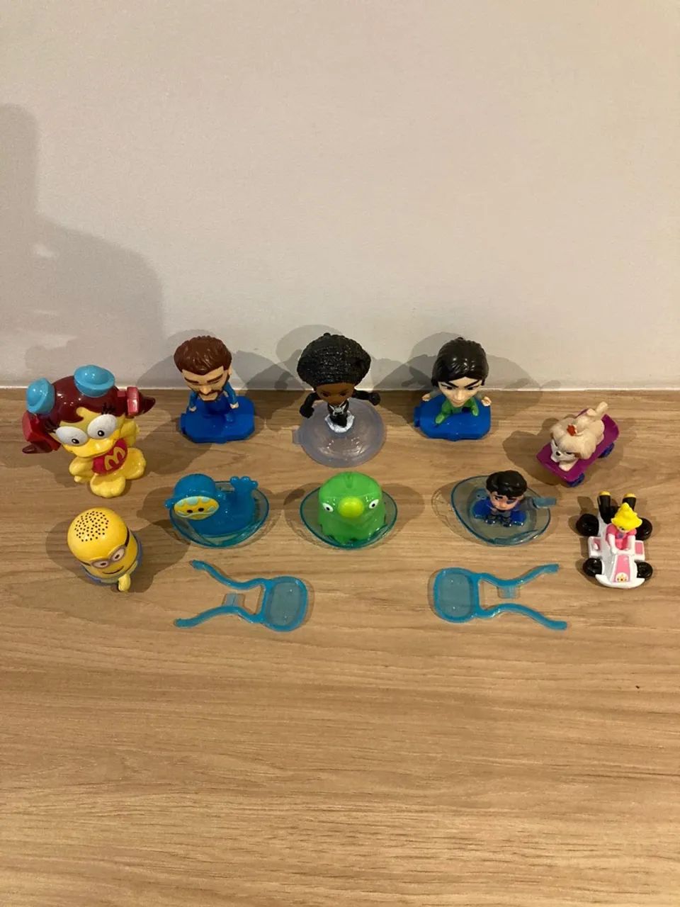 Lote 10 brinquedos colecionáveis Mc Donalds 