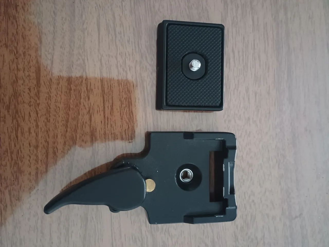 PLATE ENGATE RÁPIDO PADRÃO MANFROTTO 323 - Foto 4