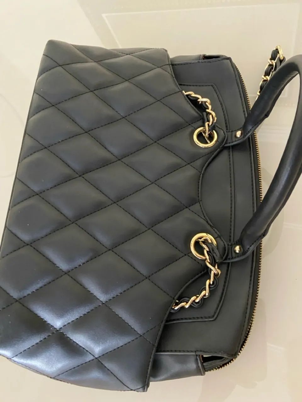 Bolsa de Ombro Preta com Estampa Animal - Foto 4