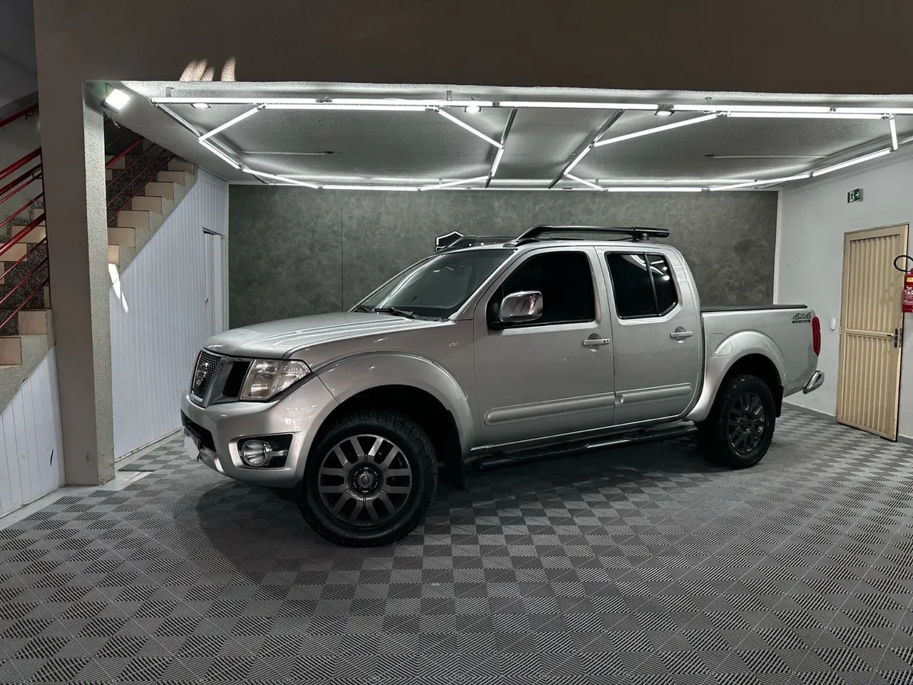 NISSAN FRONTIER AUTOMÁTICA 4x4 2015 IMPECÁVEL 