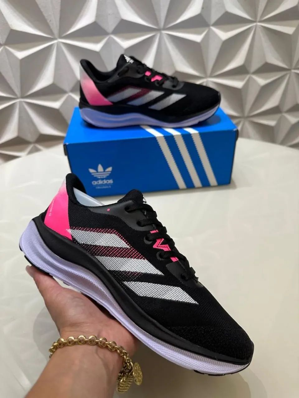 Tênis Adidas Preto - Novo modelo muito confortável para seus treinos diário  - Foto 3