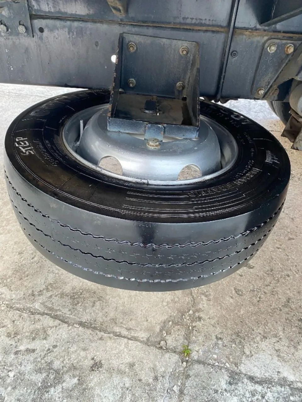 MB ACCELO 915c BAÚ - Foto 9