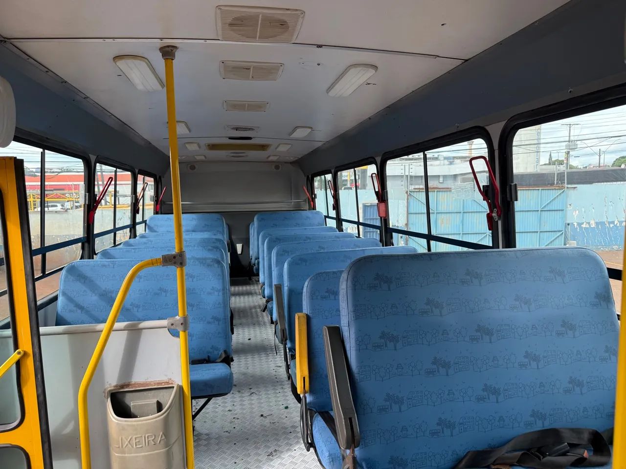 Ônibus Escolar Marcopolo modelo senior mídi ano 2012/2012 48L em cascavel,PR - Foto 9