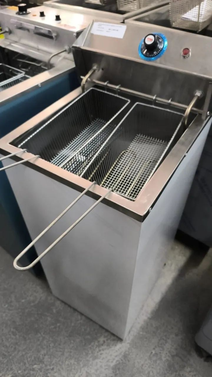 Fritadeira Elétrica Gabinete 26L 5000W - Foto 2