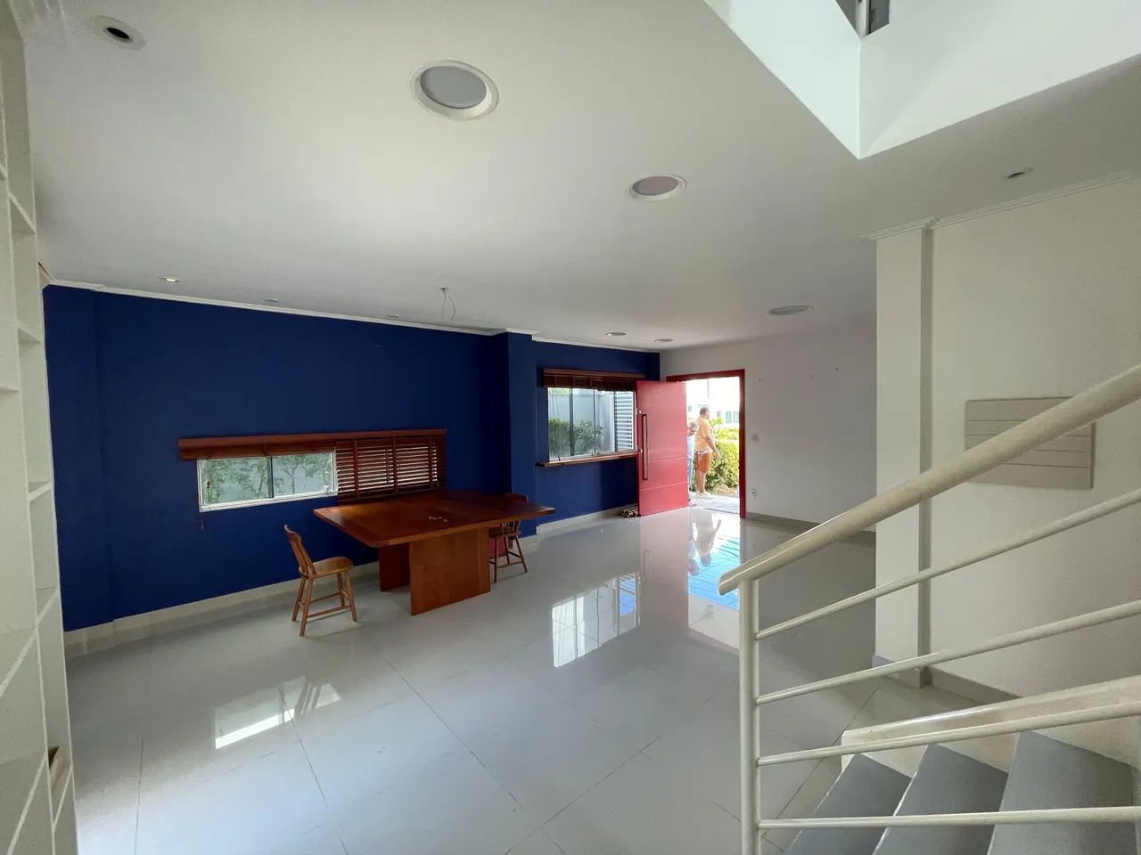 RESIDENCIAL LARANJEIRAS,  200M2, 3 QTOS S/ 1 SUÍTE,  ARMÁRIOS, CLIMATIZADA, EDÍCULA , FINA