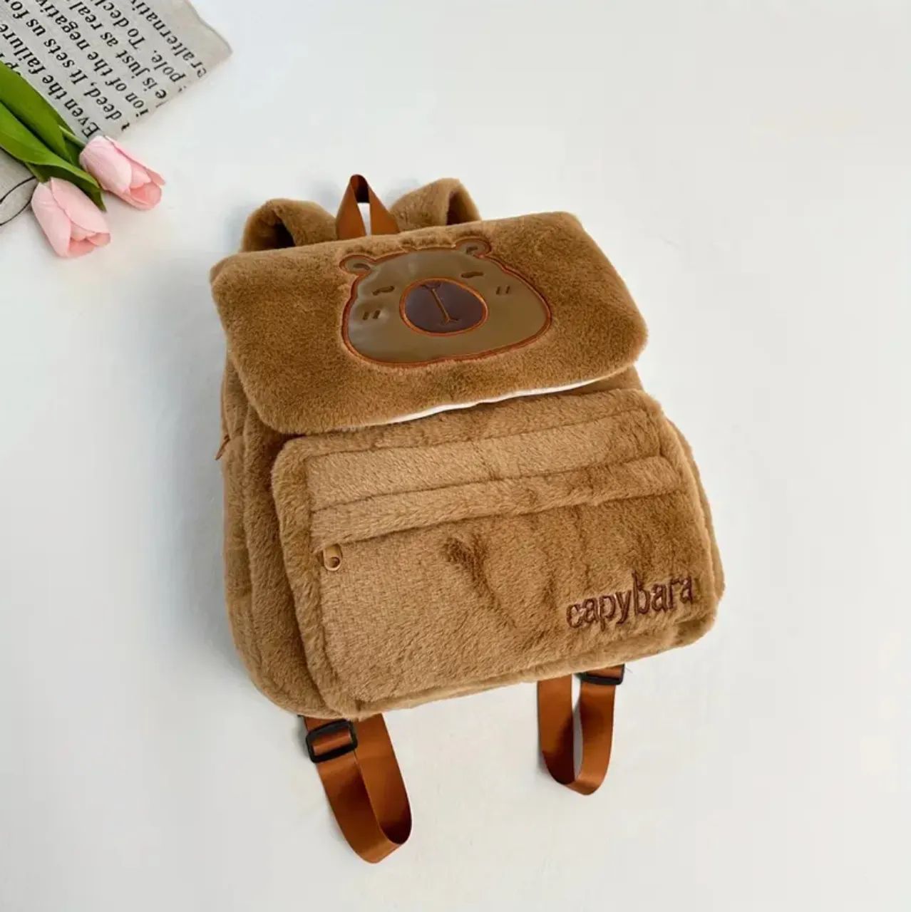Mochila Capybara Pelúcia - Foto 2