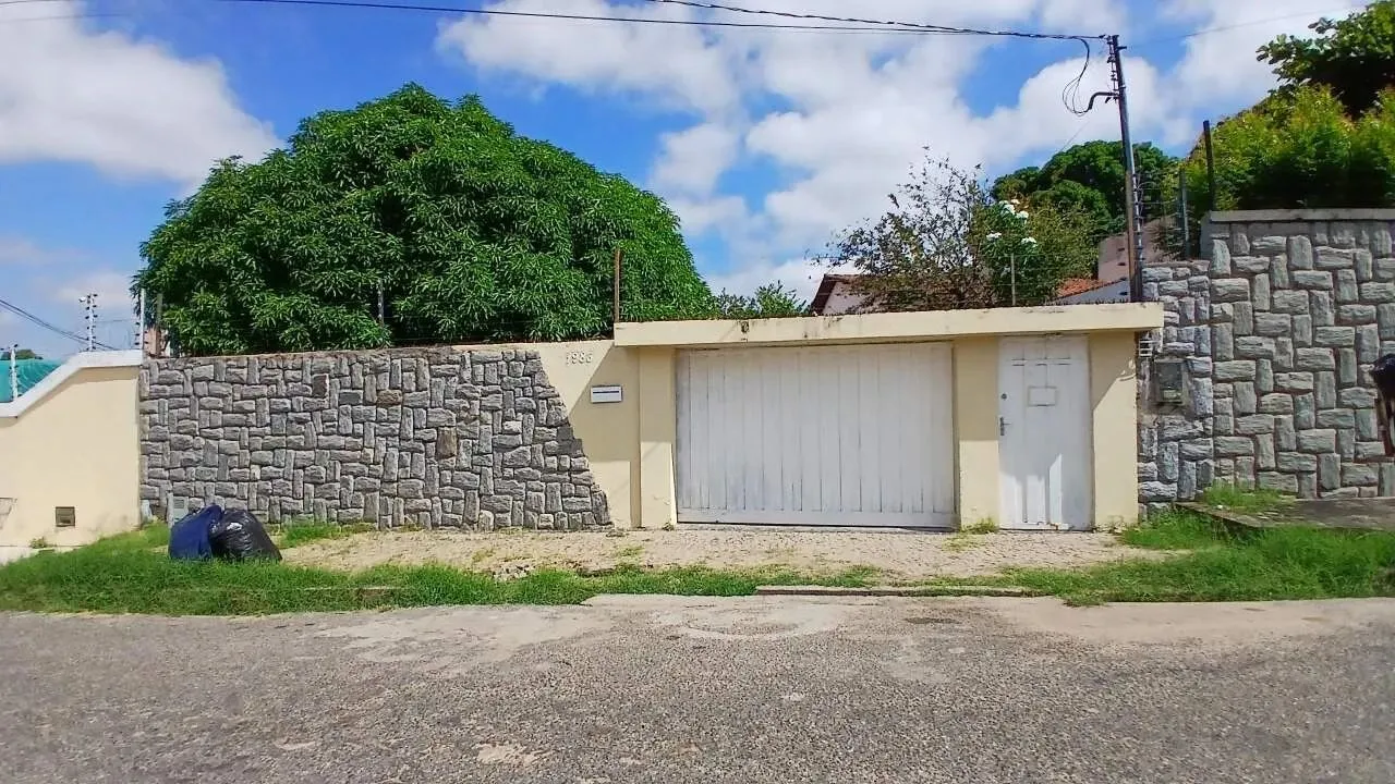 CASA NA MORADA DO SOL 3 SUÍTES