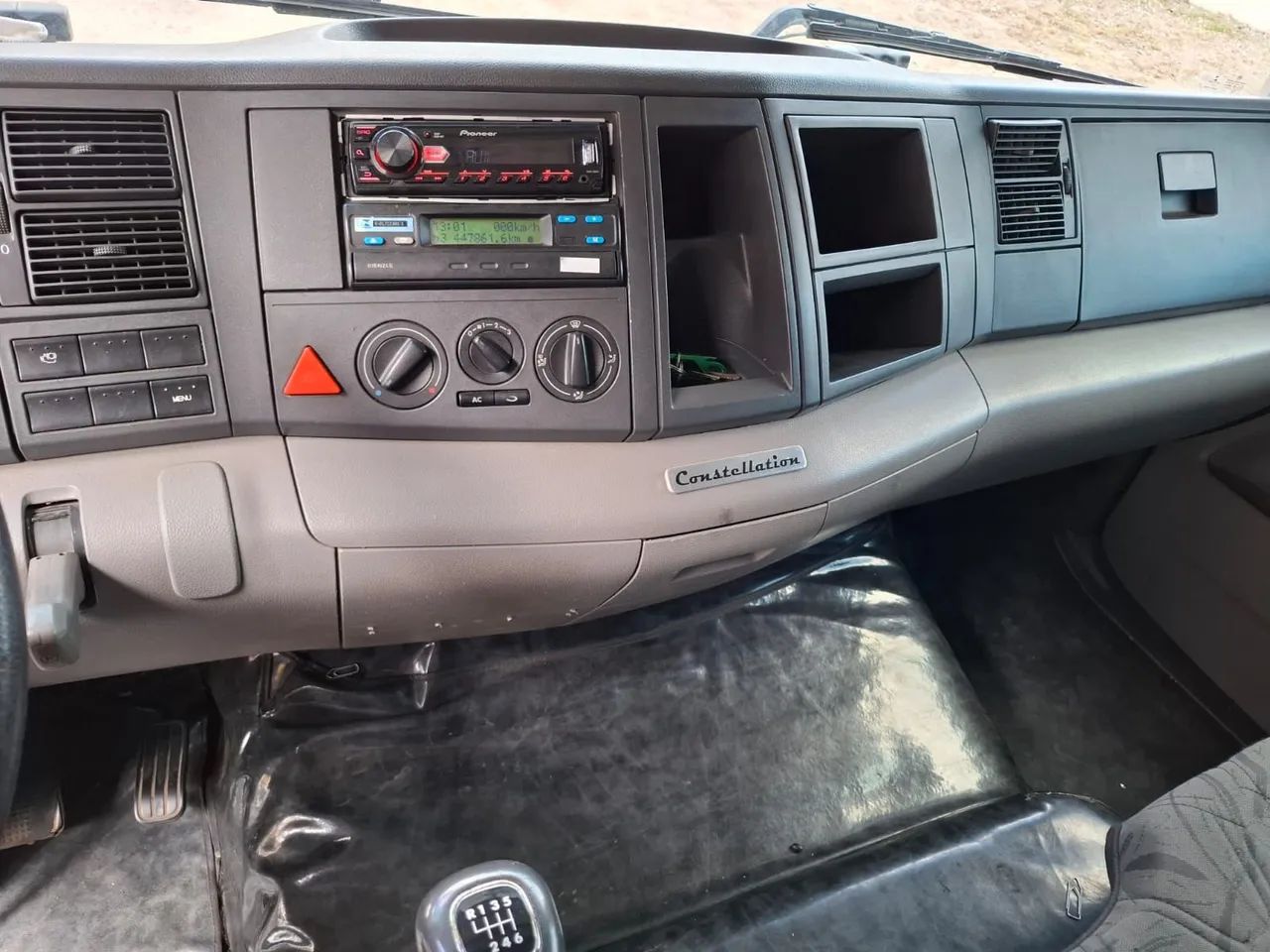 Caminhão VW Constellation 24.250 - 2010 - Foto 14