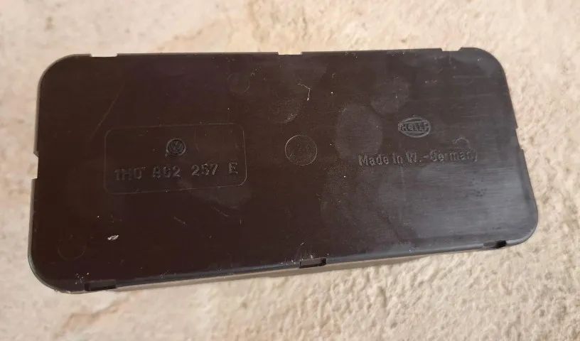 Módulo Bomba de Vácuo das Travas de Portas Hella Passat alemão 1995 - Foto 5