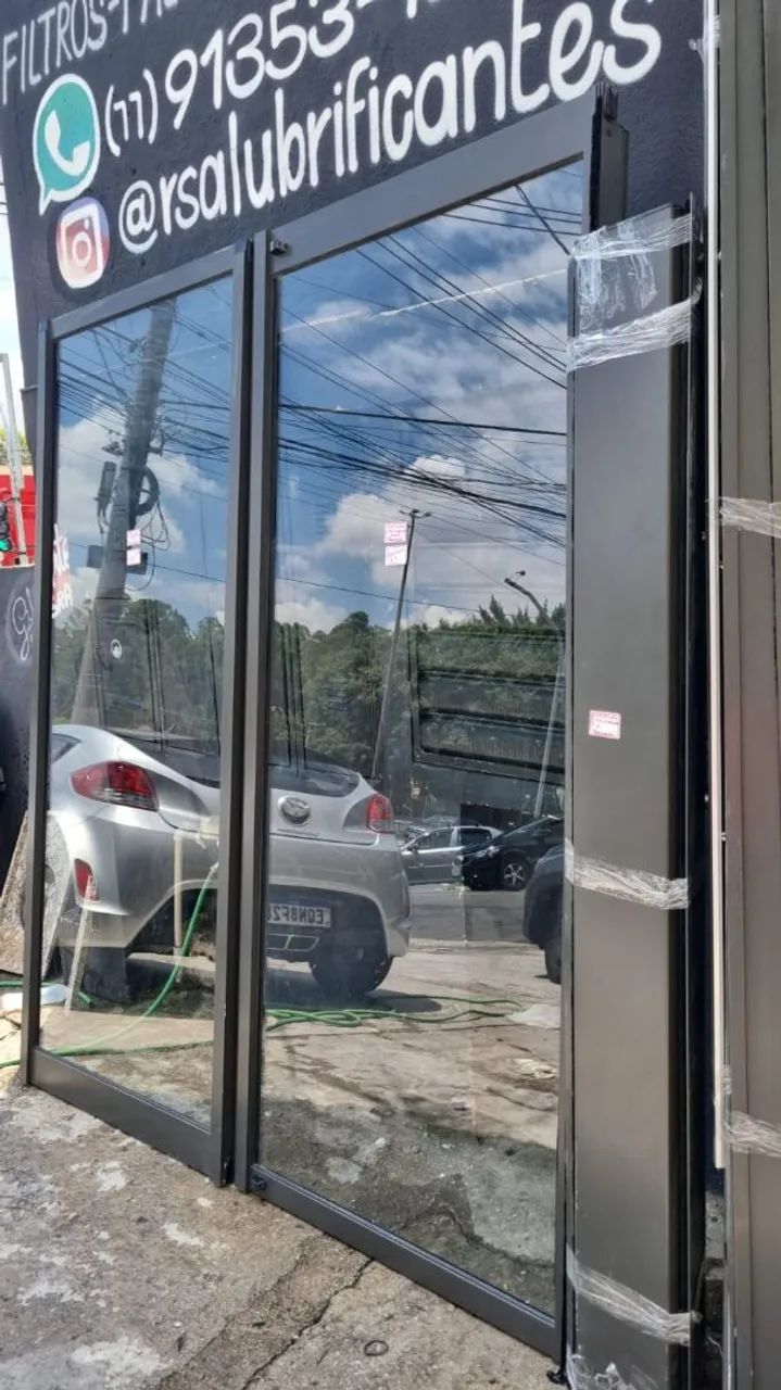 Porta balcão com persiana linha gold premiun panorâmica  - Foto 3