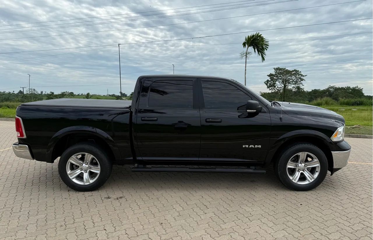 RAM CLASSIC LARAMIE 5.7 4x4 AUT. 2023 - Foto 4