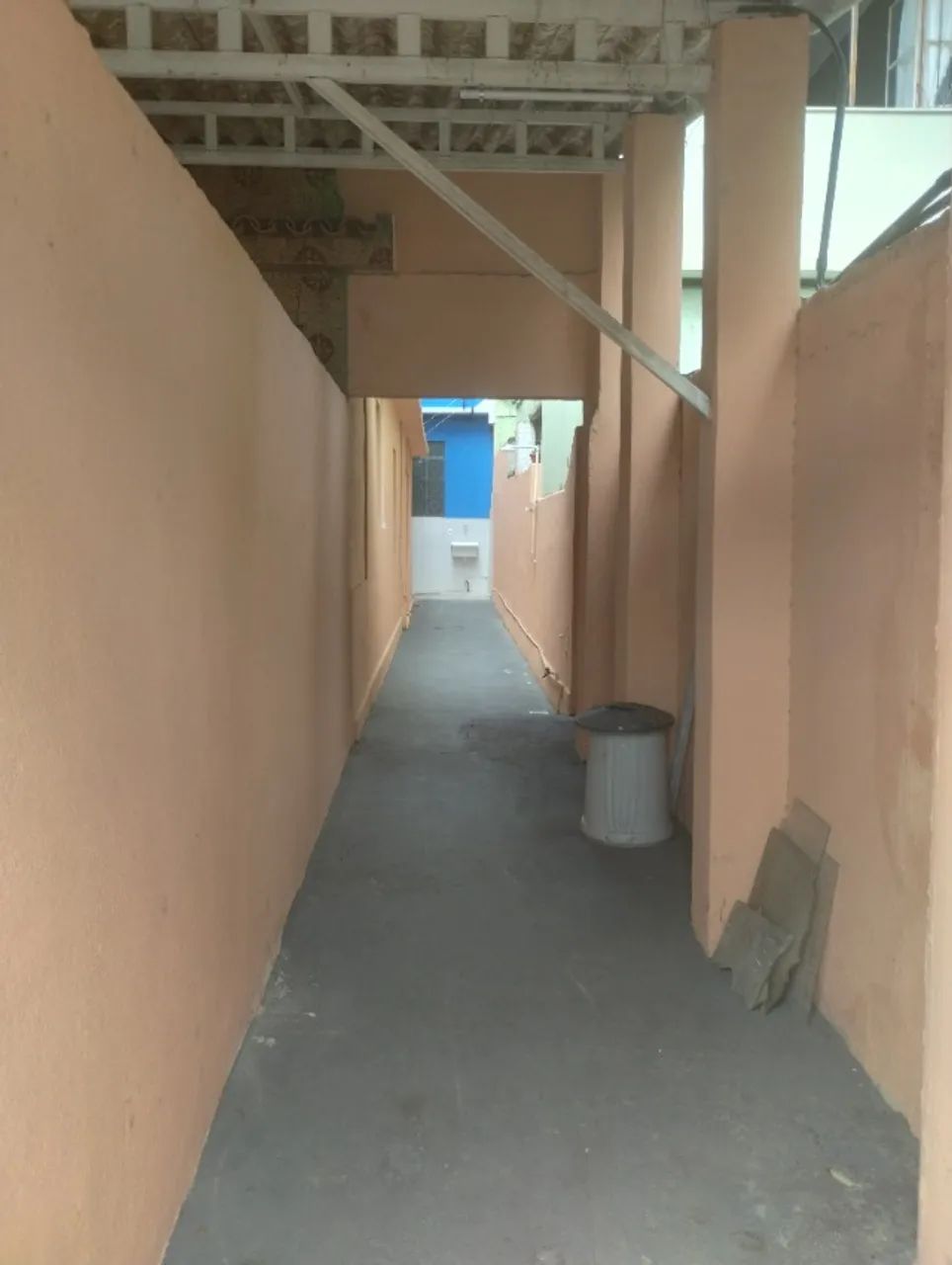 Alugo Casa
