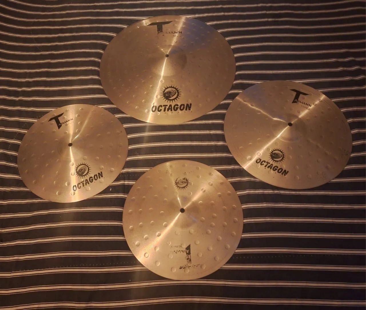 Pratos de bateria