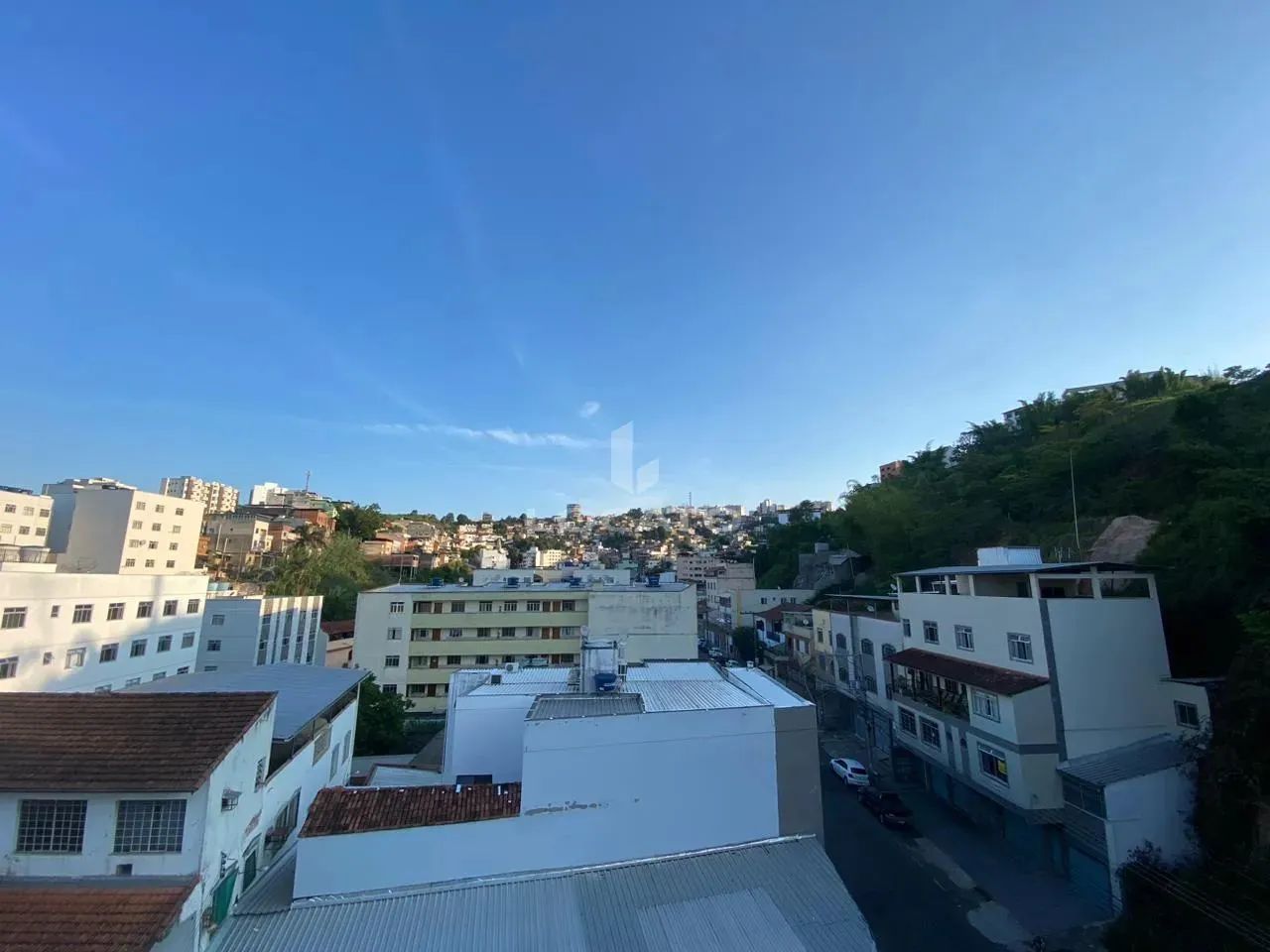 Cobertura quatro quartos, todos com suíte, sendo um com varanda privativa, vaga de garagem - Foto 3