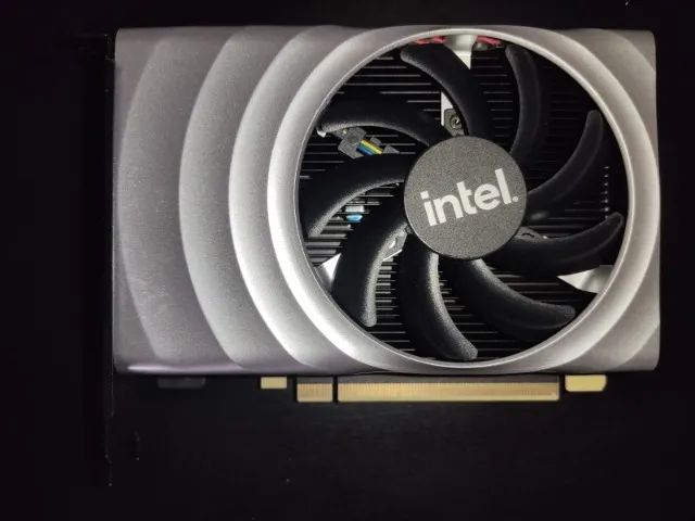 Placa de video Intel Arc A380 - Foto 5