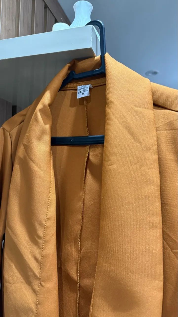 Blazer Alfaiataria Mostarda M - Desapego NOVO  - Foto 2