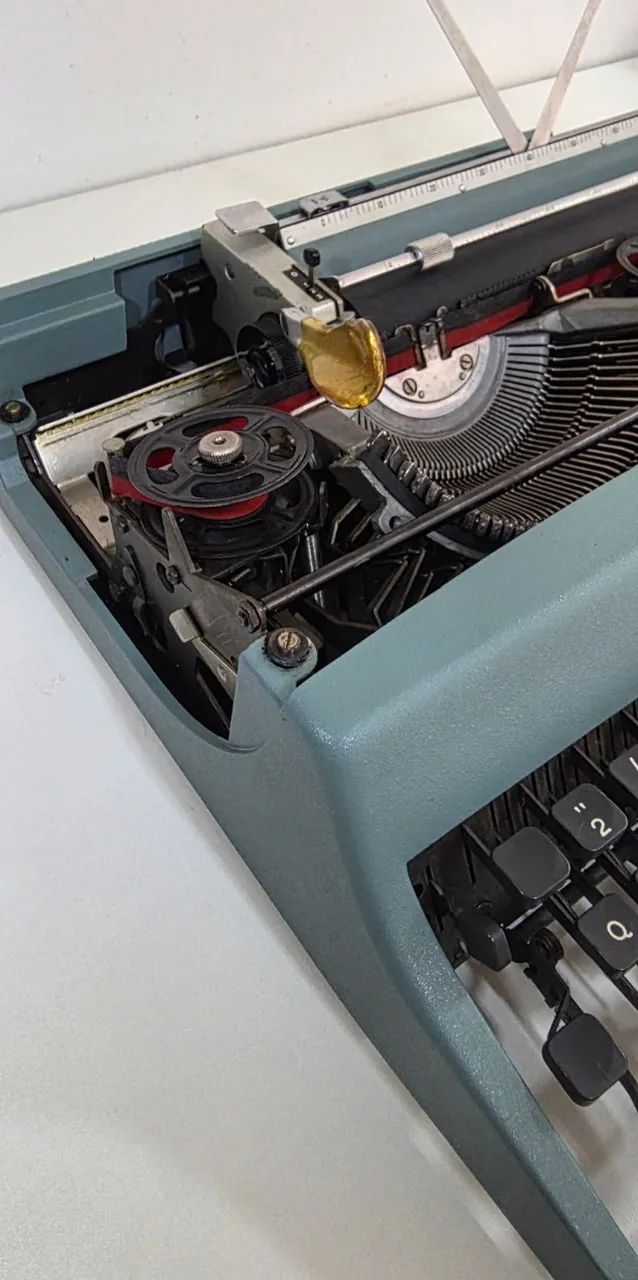 Olivetti Lettera 32 máquina de escrever - 1963- Alumínio verde, original, zerada - Foto 4
