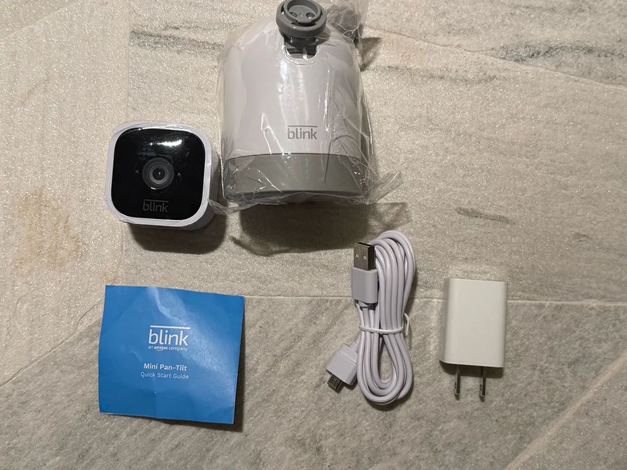 Câmera Blink Mini Pan-Tilt 360° Amazon - Nova, Nunca Usada