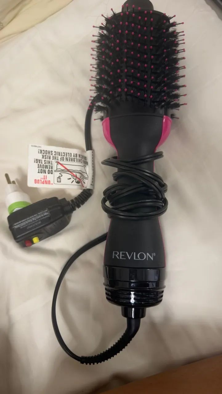Escova secadora e modeladora Revlon 