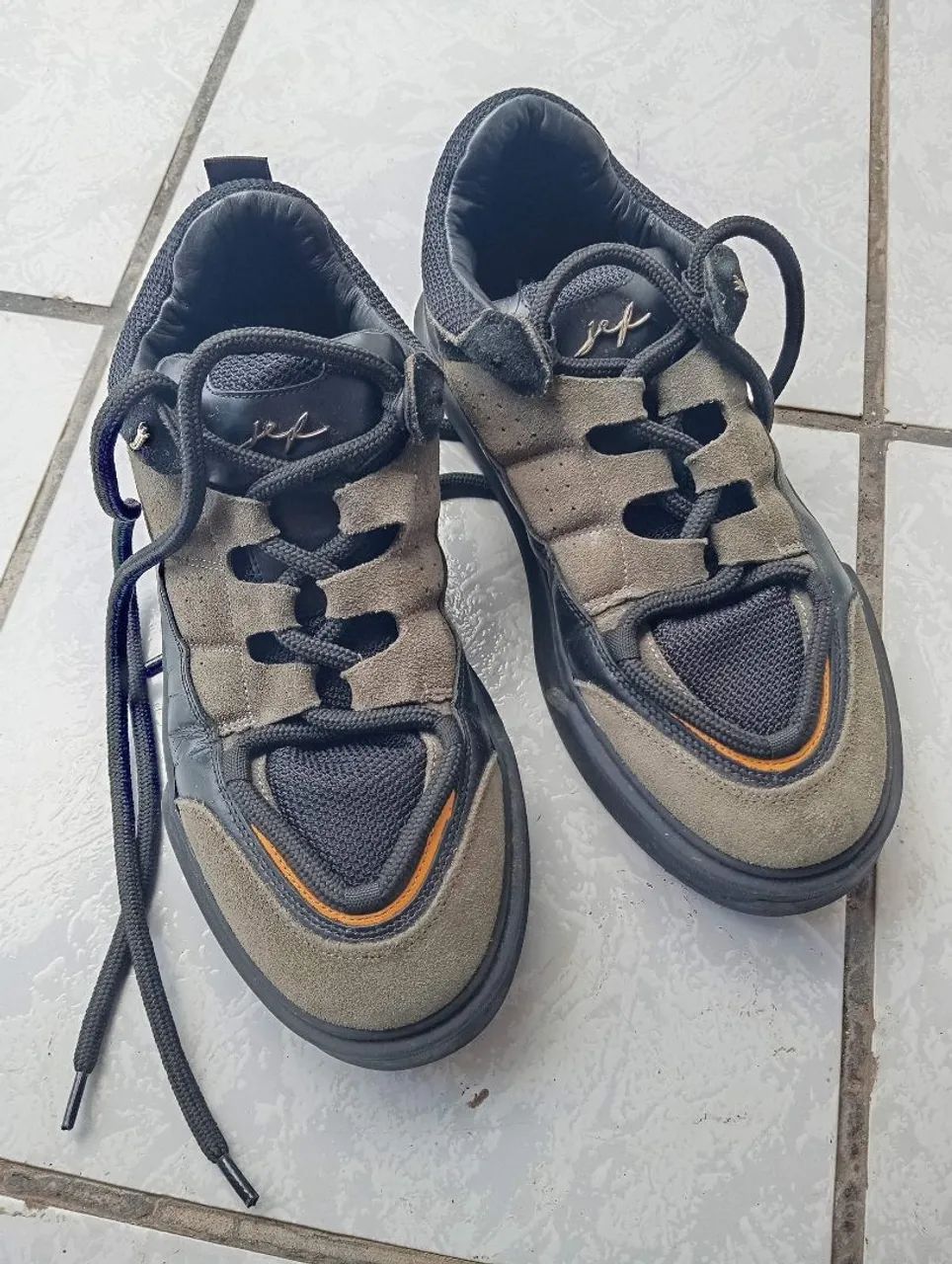Sapato jef em camurça 