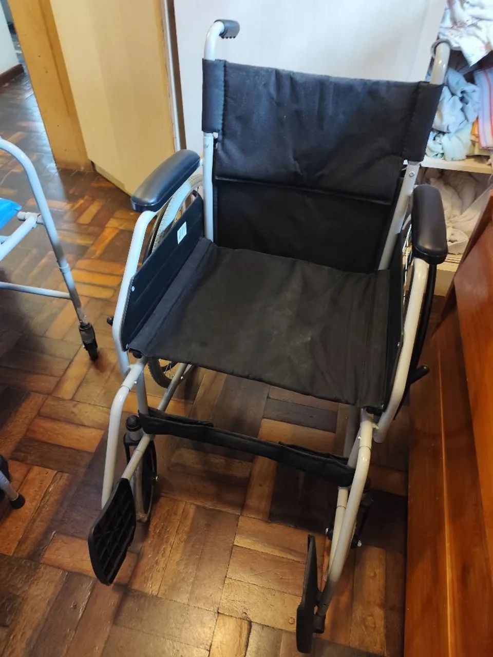 Cadeira de rodas DELLAMED  - Foto 2