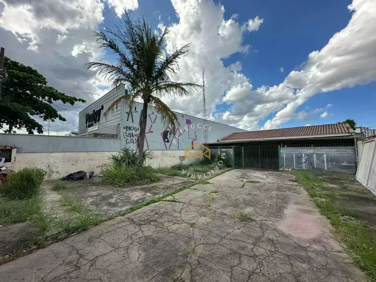 CASA COMERCIAL PARA VENDA NO JD DO LAGO