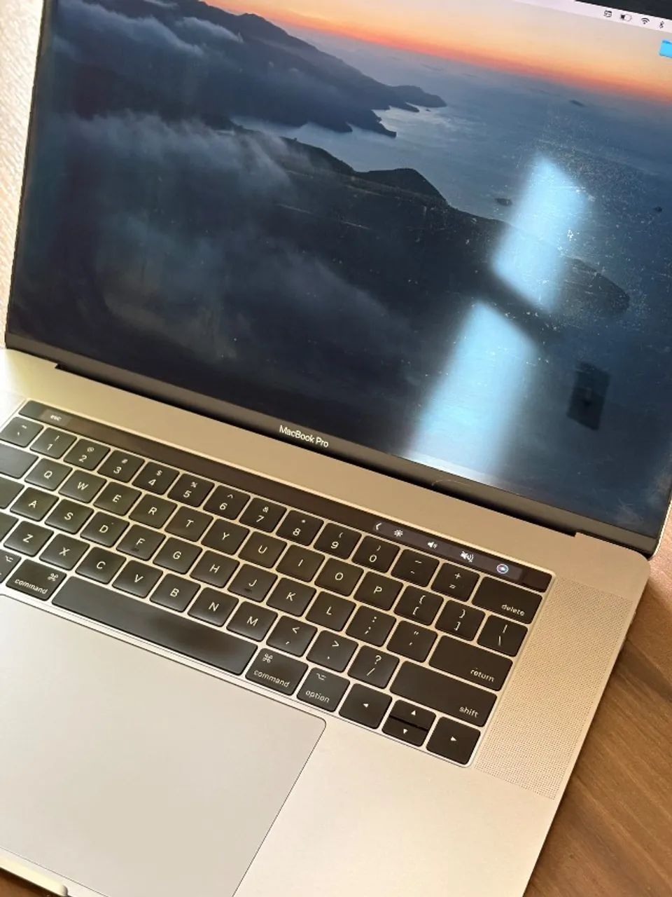 MacBook Pro 15? 2017 - i7 / 16GB - Leia a descrição - Notebooks