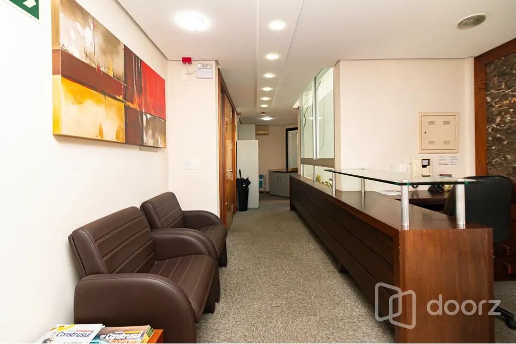 Imóvel na Bastian com 0 dormitórios e 122m² - Foto 2