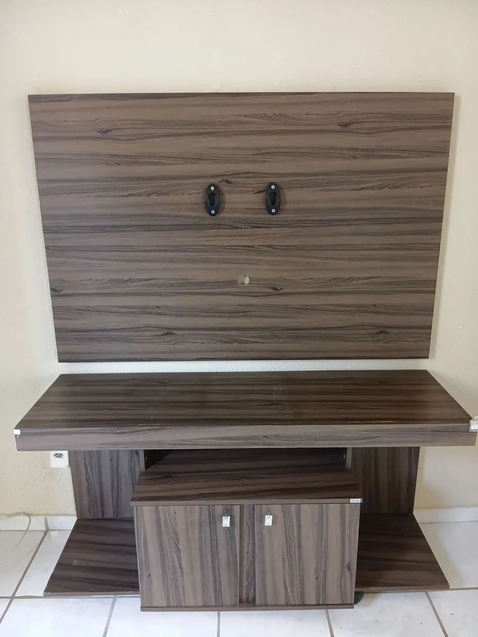 Rack com rodas e painel para tv