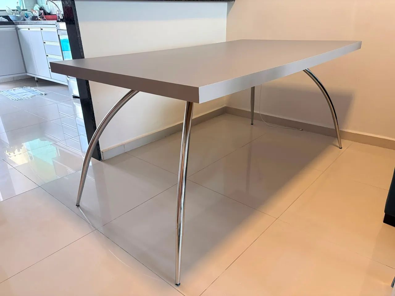 Mesa de MDF 6 cadeira - sem cadeiras - Foto 2