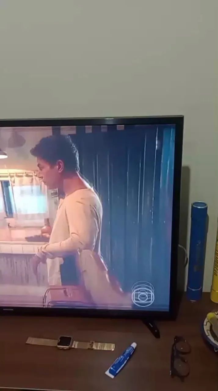 Vendo tv smart 43 polegadas com defeito  - Foto 2