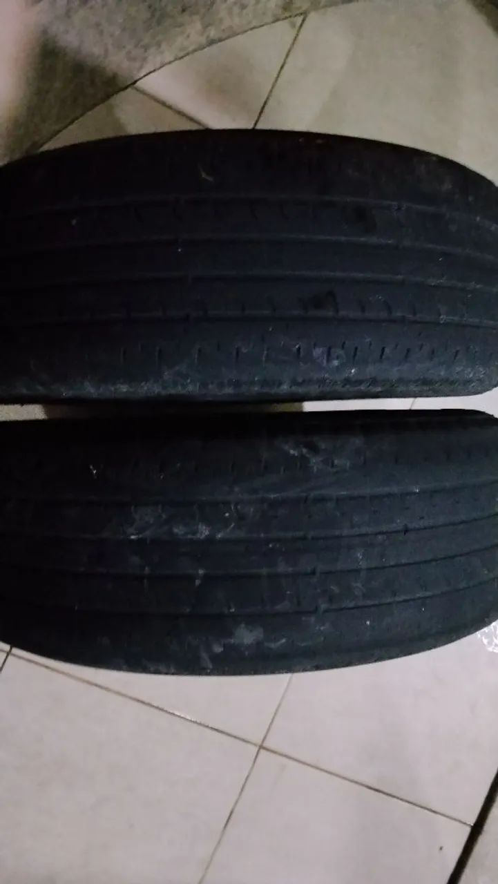 Pneu Goodyear 215 55 17 - Foto 4