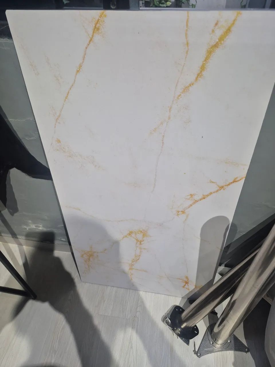 Mesa game de vidro adesivada com pés em inox - Foto 4