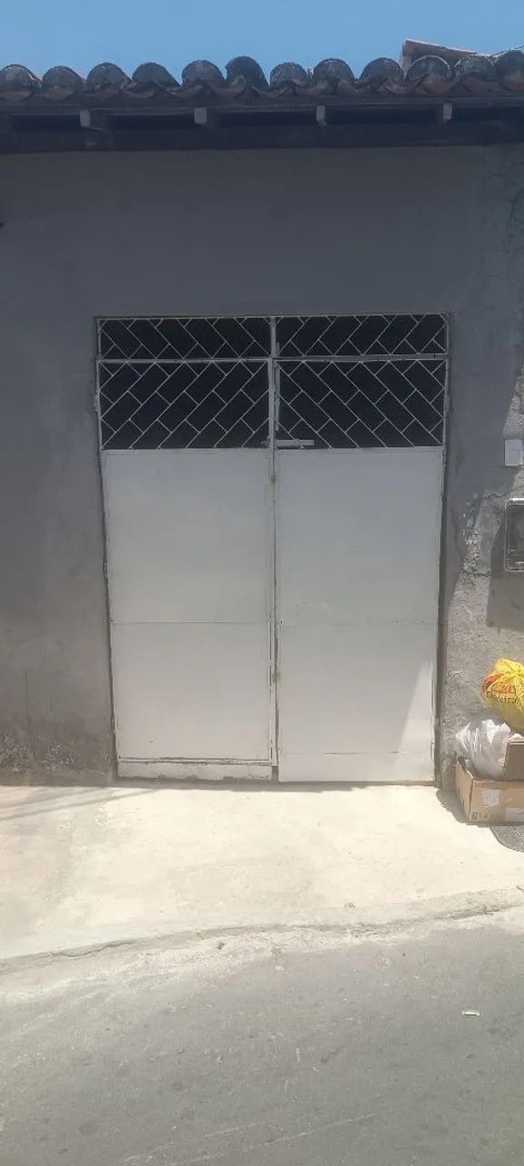 Used iron gate, 1.60 m wide and 2.20 m high, already with flag, selling at a good price