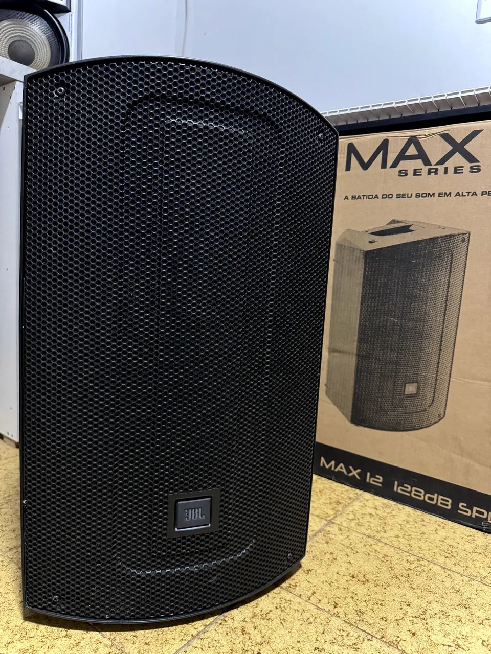 Vendo Caixa PROFISSIONAL JBL SERIES MAX12  - Foto 2