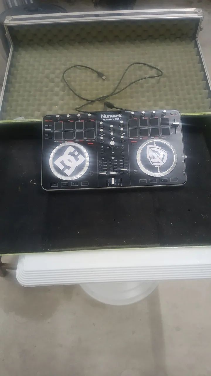 Controladora numark com keize 