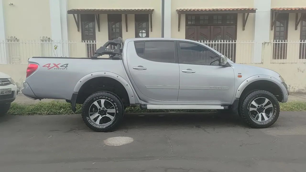 Mitsubishi L200 Triton GLS 3.2 CD TB Int.diesel MEC 2013