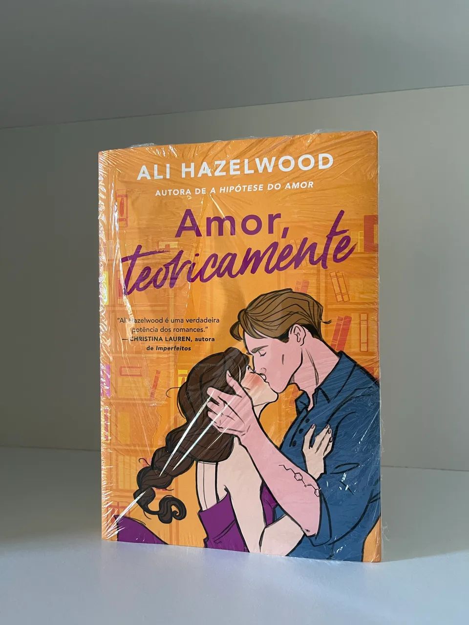 Livro Amor, Teoricamente - Ali Hazelwood 