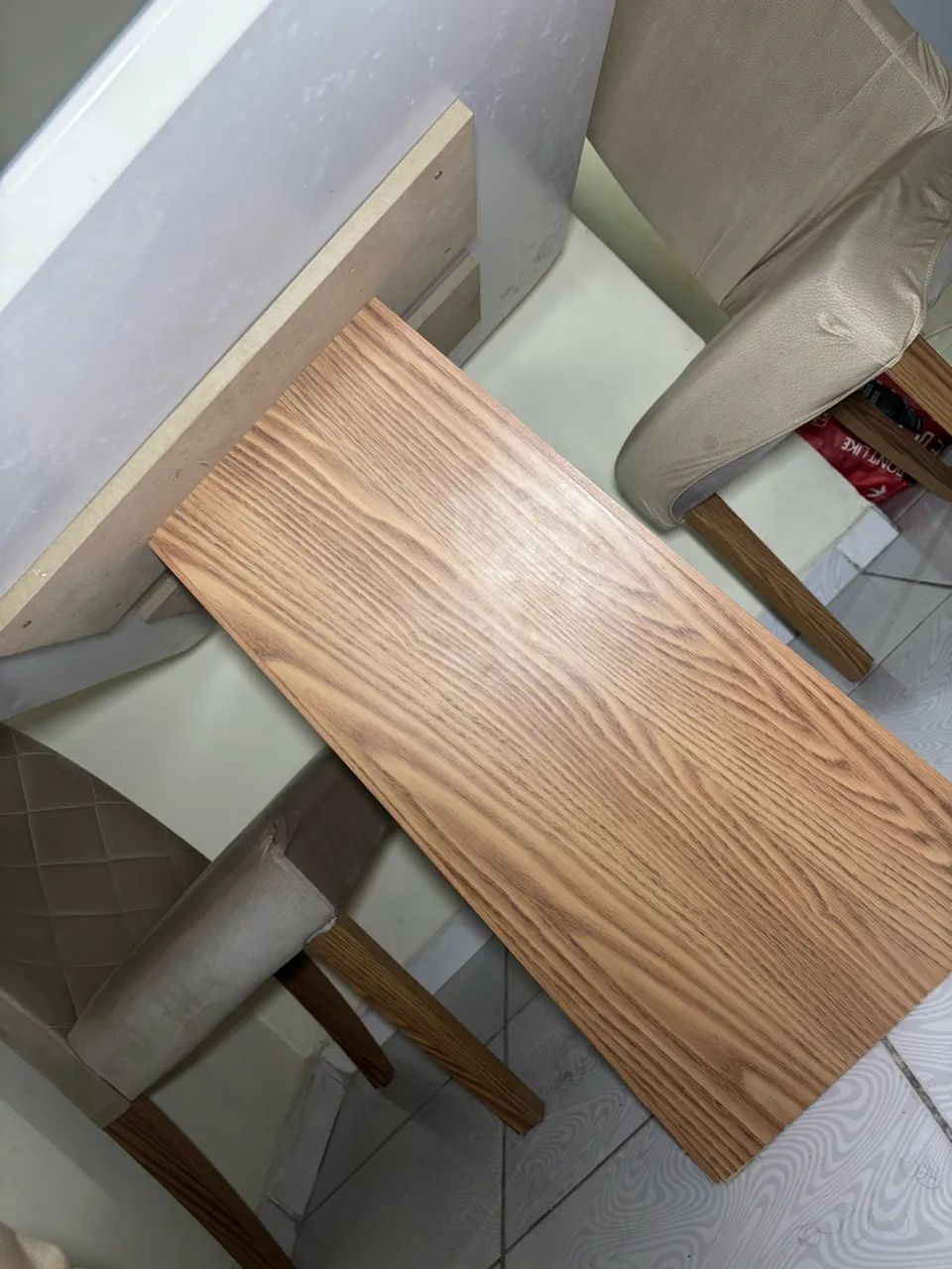 Mesa com quatro cadeiras em perfeito estado  - Foto 5