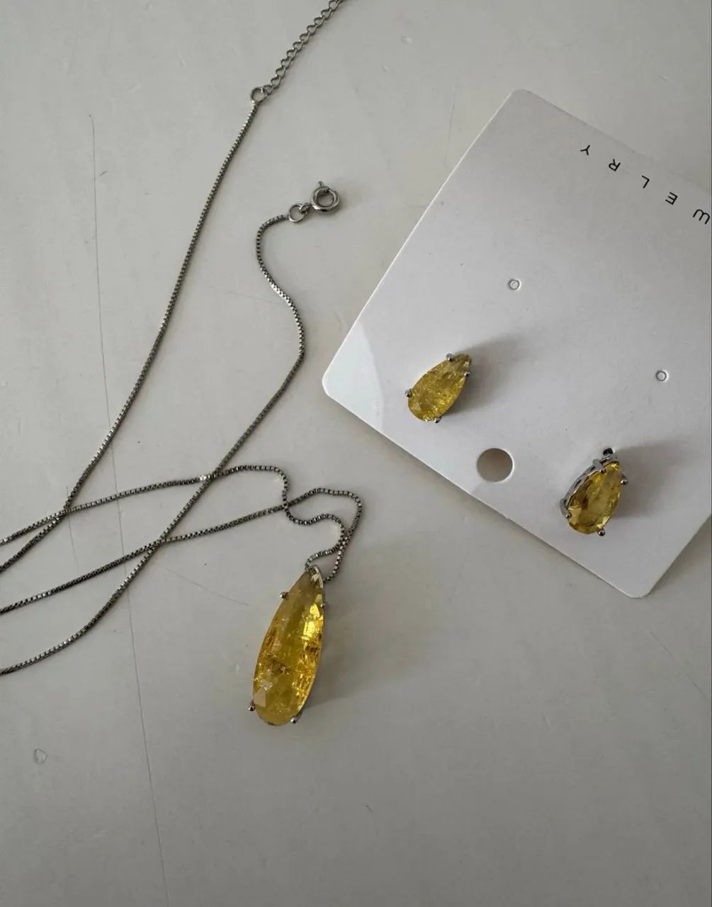 Conjunto colar e brinco pedra amarela 