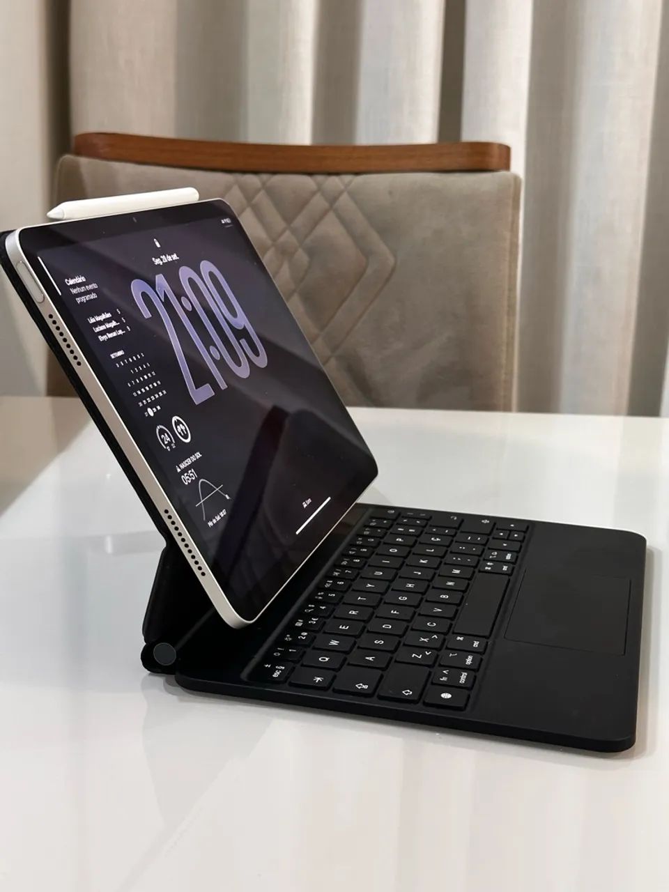 iPad Air 11 M2 256GB Estelar + Apple Pencil + teclado - Foto 2