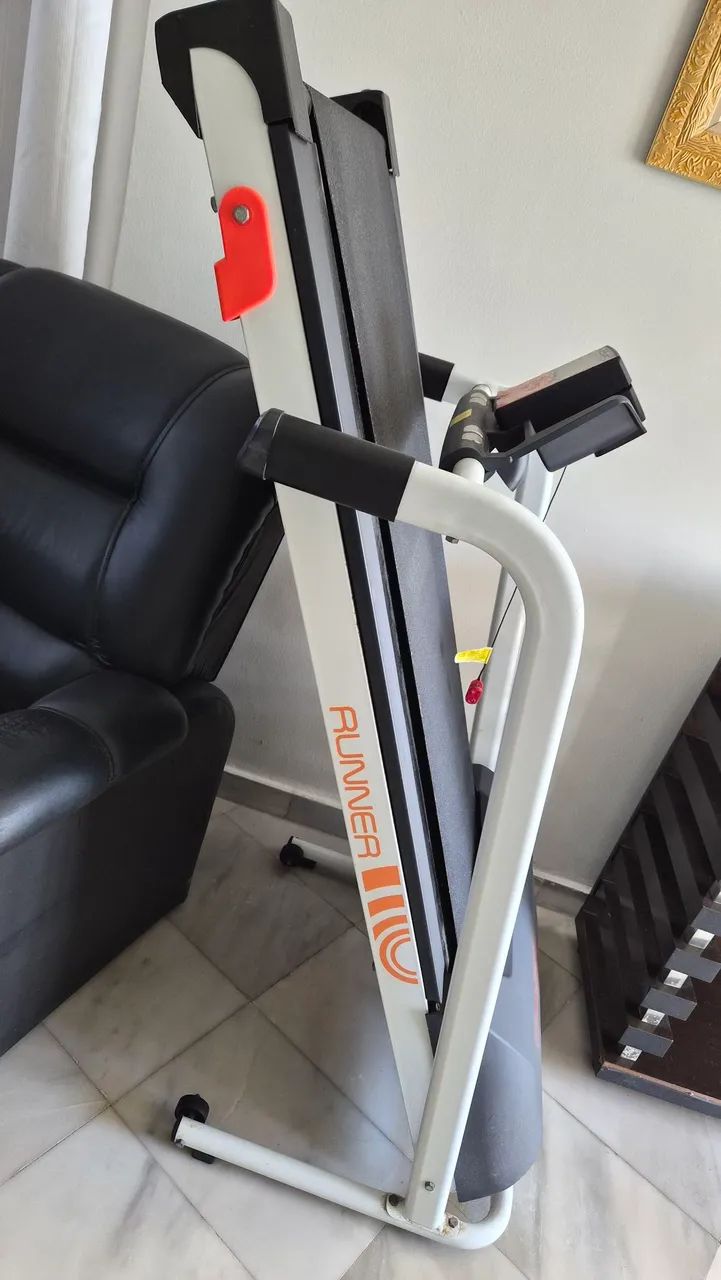 Esteira athletic runner