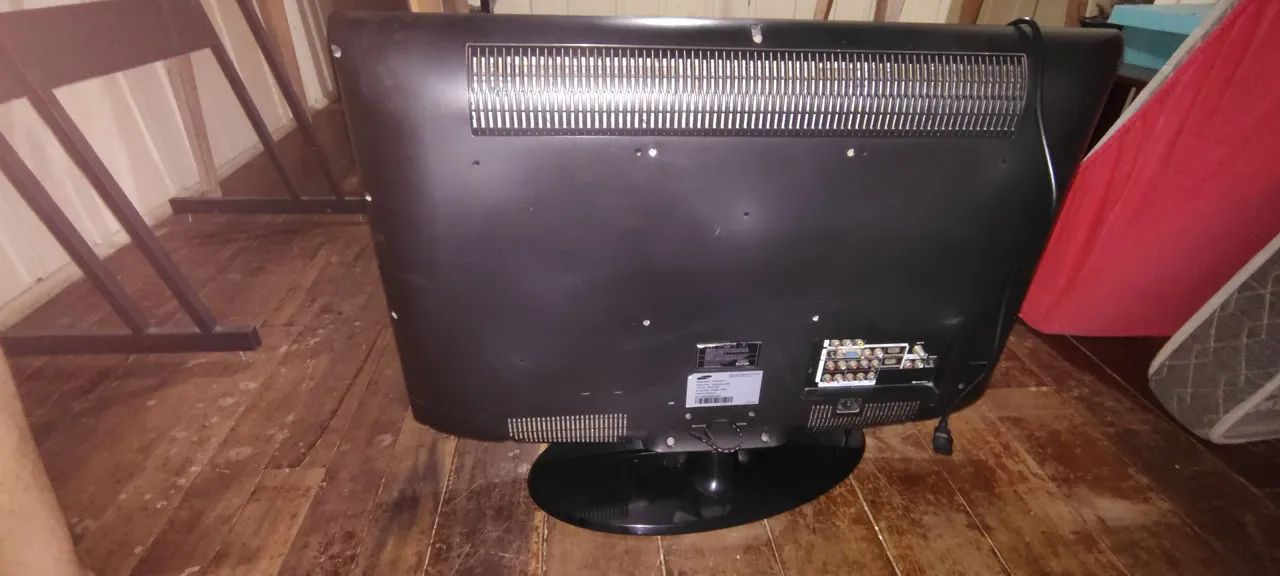 TV Samsung 32 polegadas tela plana - Foto 2