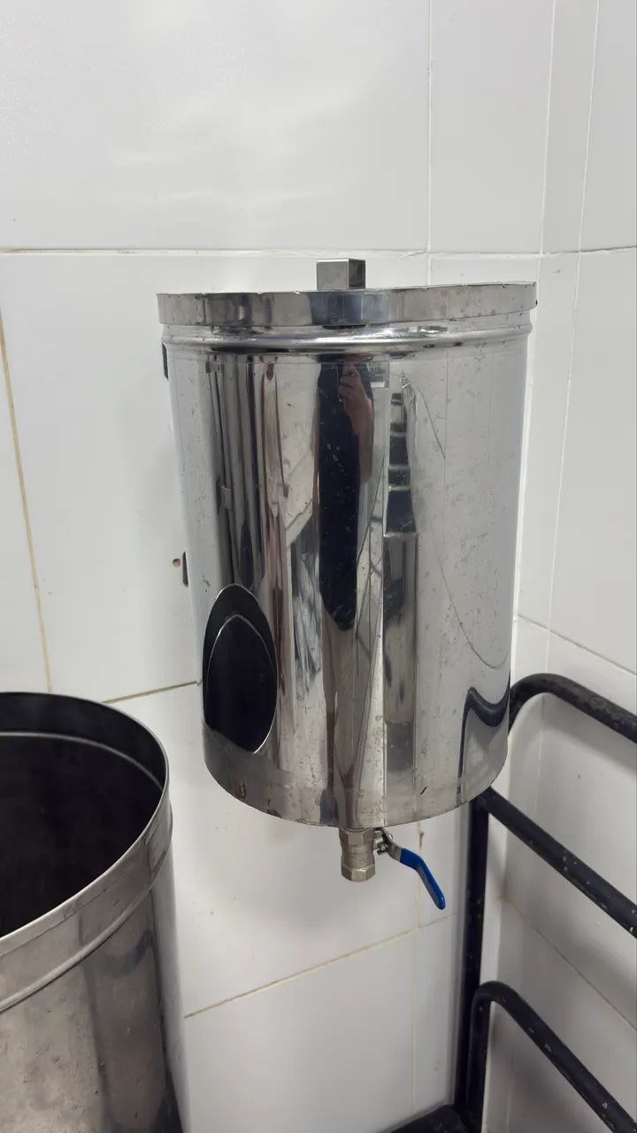 Maquinário para açaí com pouquíssimo uso 