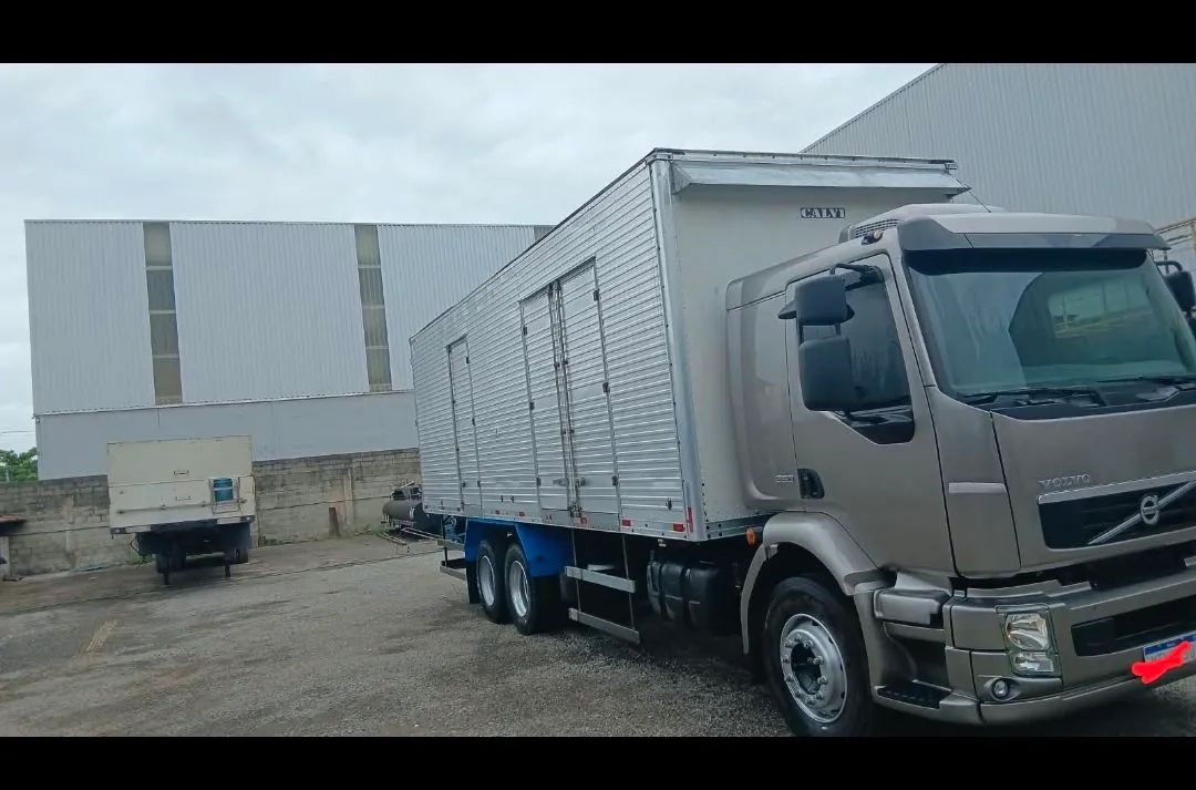 Volvo VM 260 2011 - Foto 2