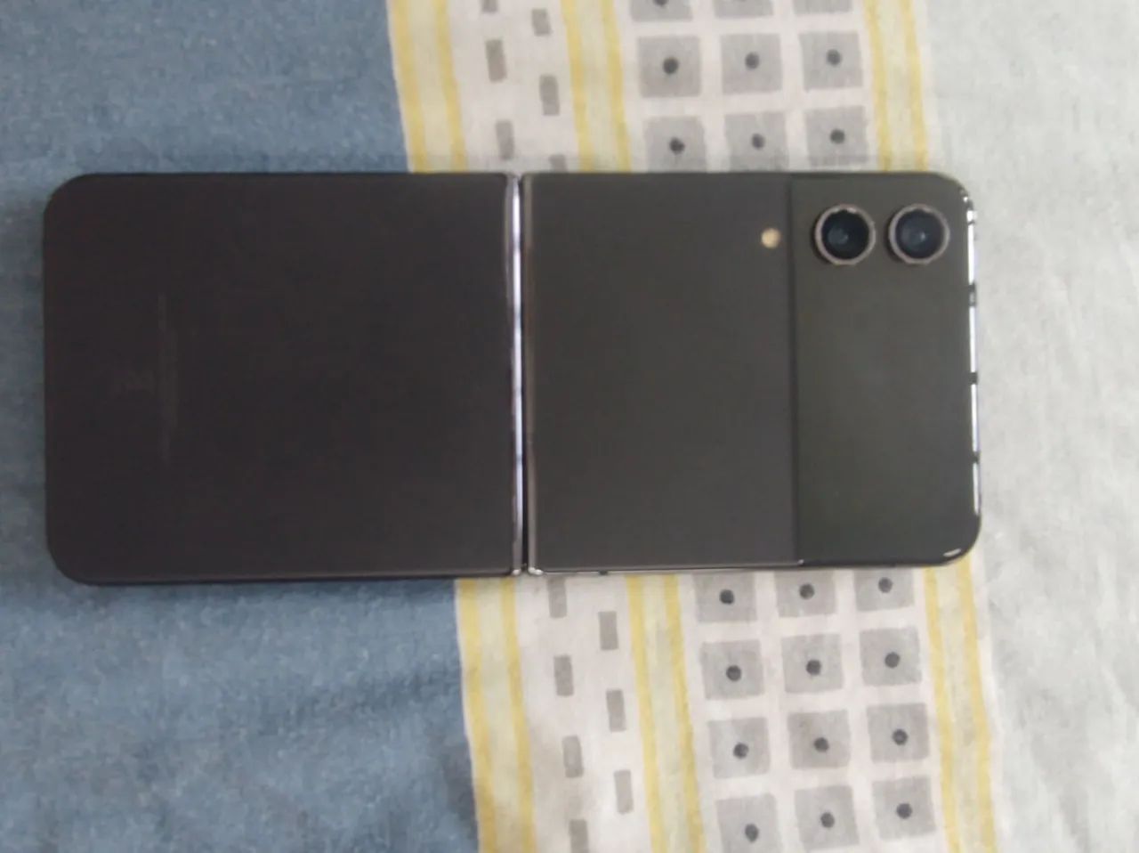 Galaxy z Flip 4 256 gb - Foto 3