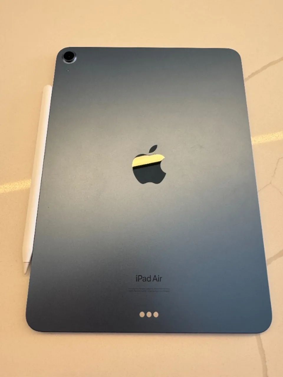 iPad Air 5ª geração 2022 64GB Azul com Apple Pencil 2ª geração