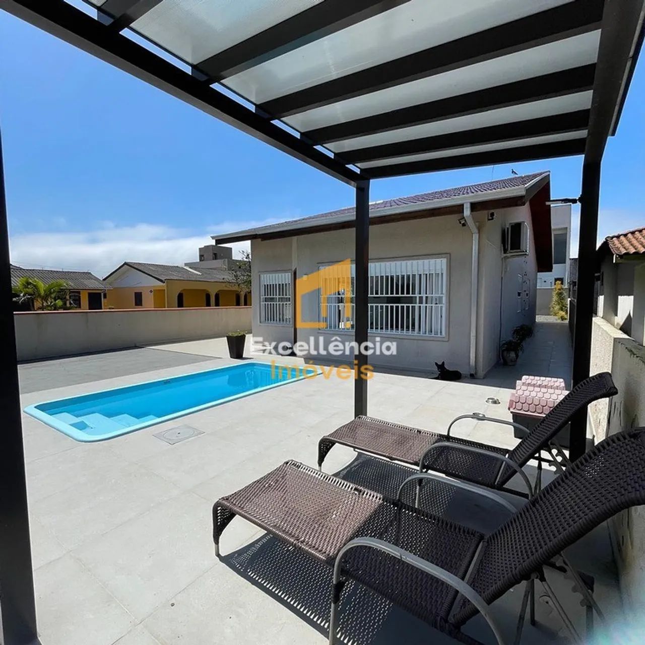 Casa com piscina e amplo terreno em coroados - Foto 2