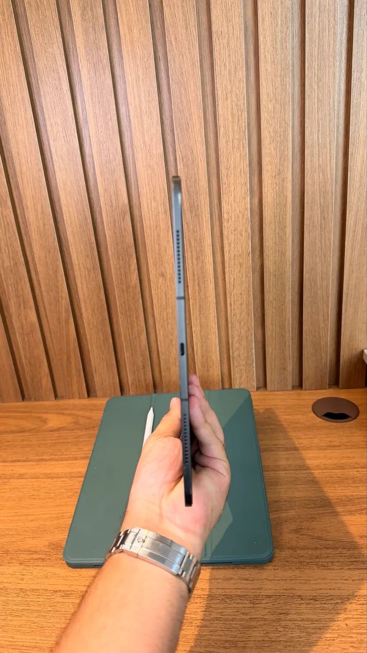 iPad Pro m4 256 versão celular impecável  - Foto 3