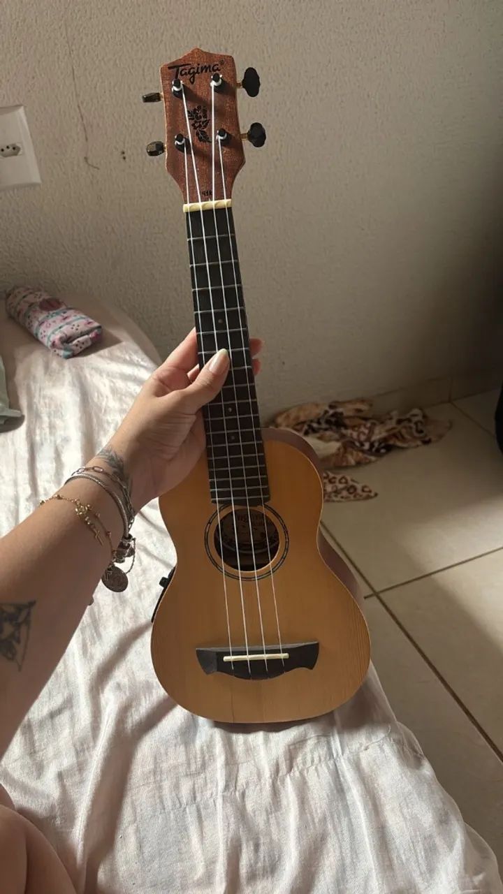 Ukulele Tagima - Foto 4
